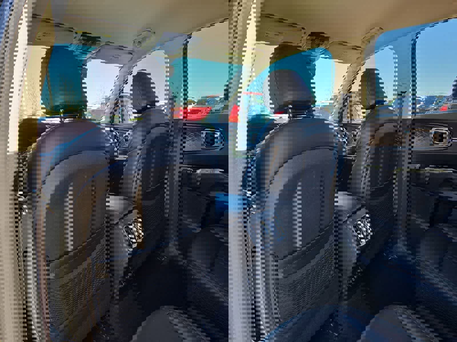 Used 2022 Kia Sorento S image 16