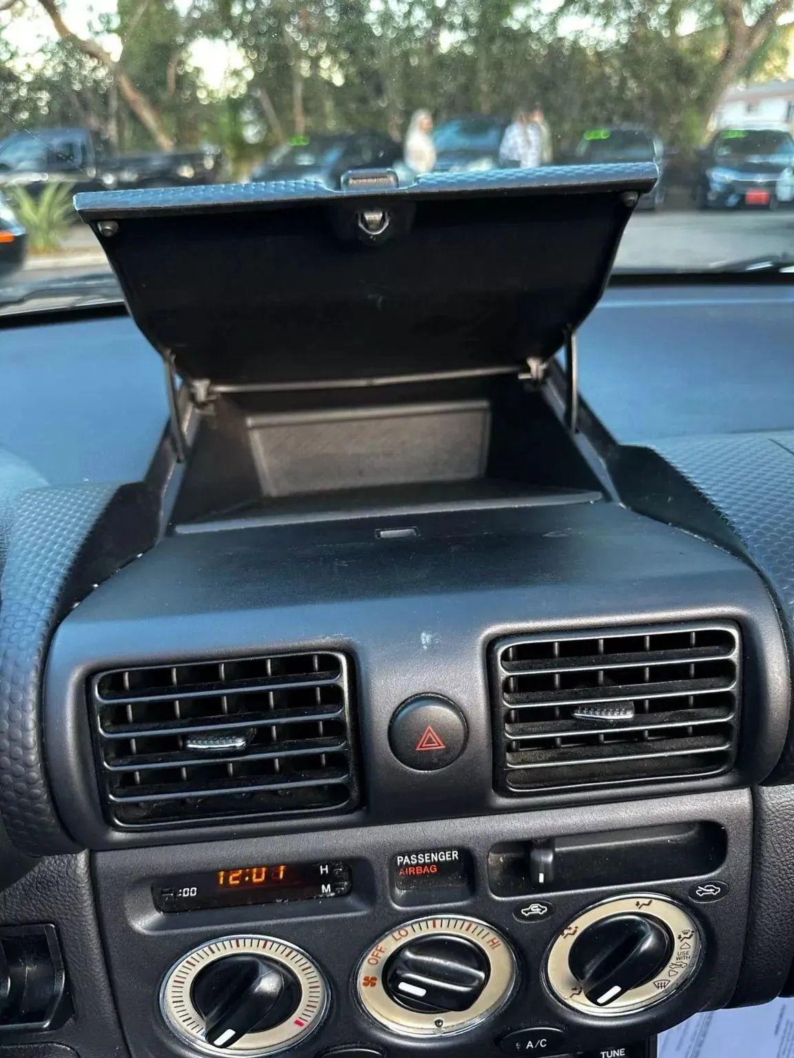 Used 2005 Toyota MR2 image 32