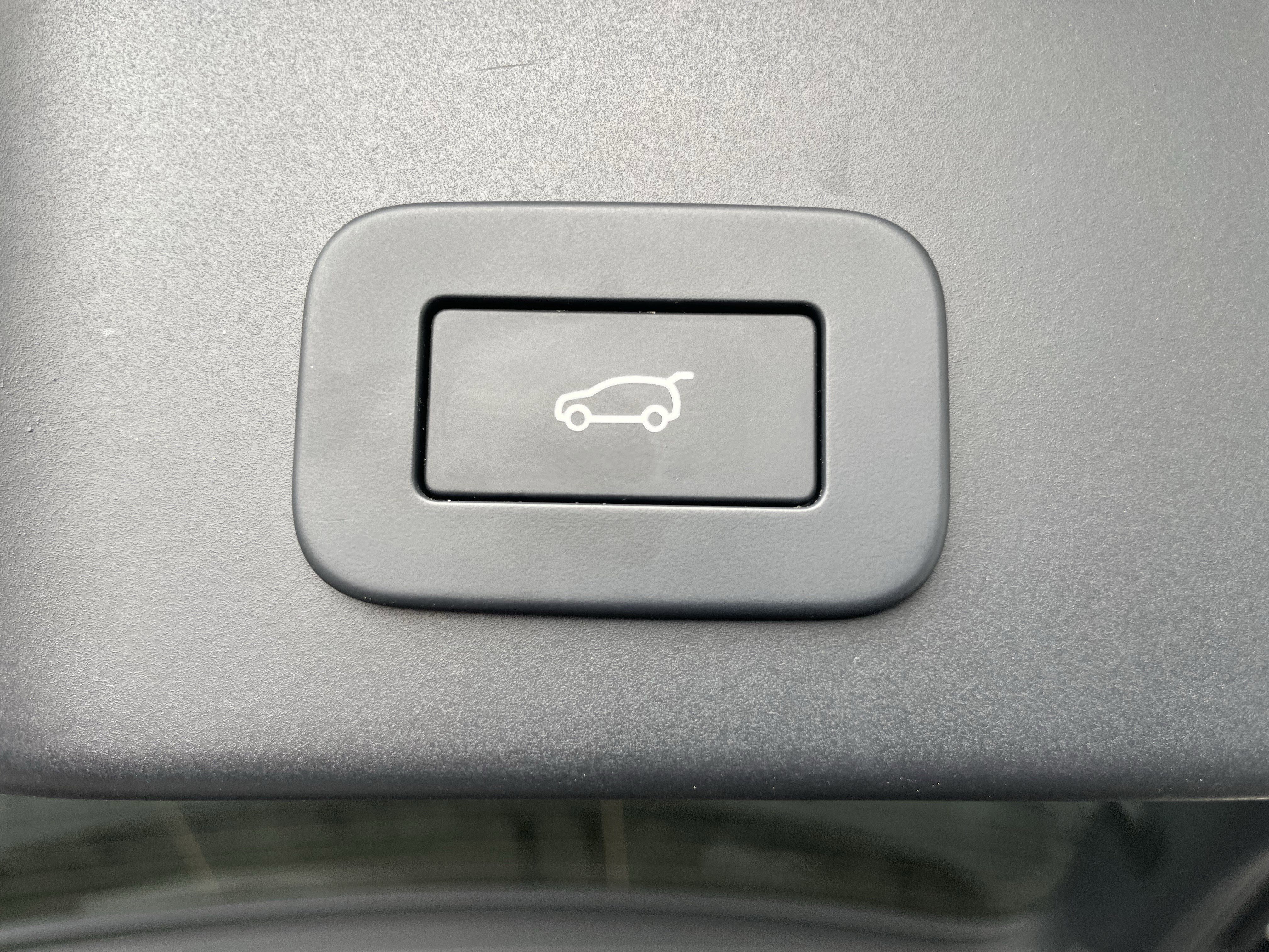 Certified 2024 Land Rover Range Rover Evoque Dynamic SE image 37