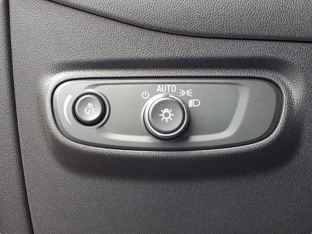 Used 2024 Chevrolet Equinox LT image 9