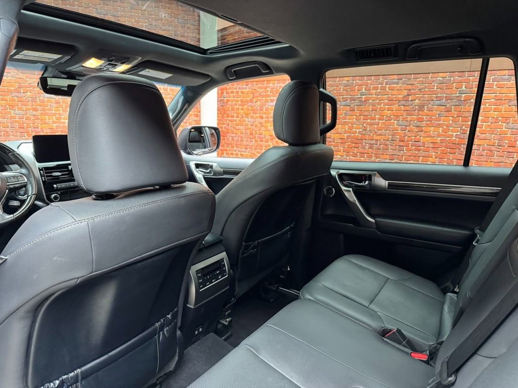 Used 2023 Lexus GX 460 Premium w/ Premium Plus Package image 13