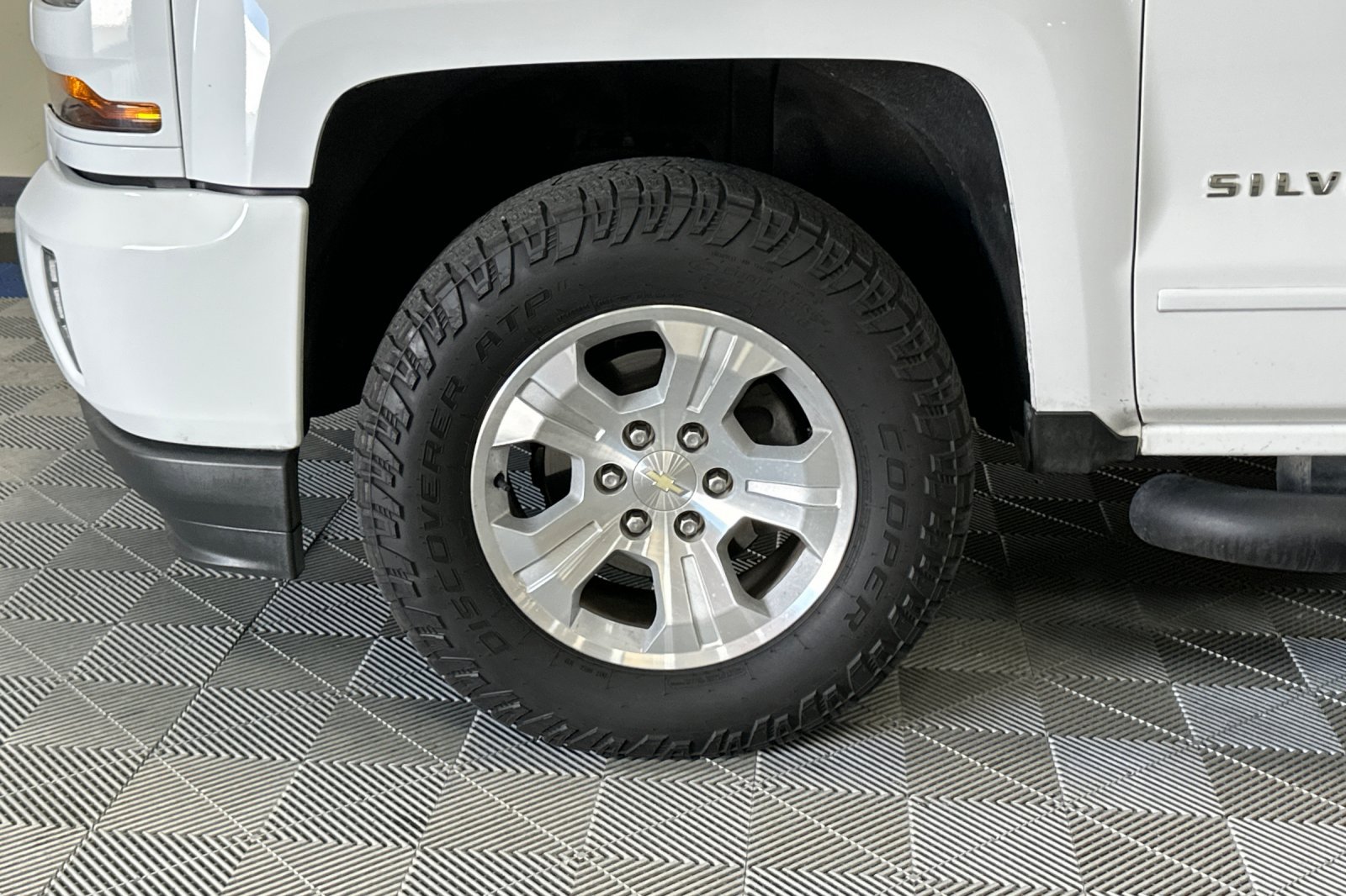 Used 2017 Chevrolet Silverado 1500 LT w/ All Star Edition AWD/4WD image 39
