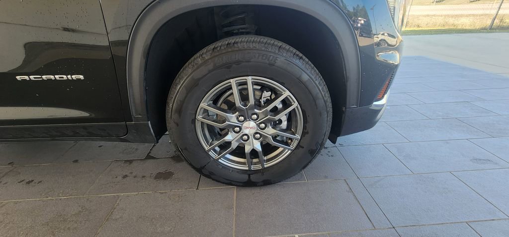 Used 2025 GMC Acadia Elevation image 15