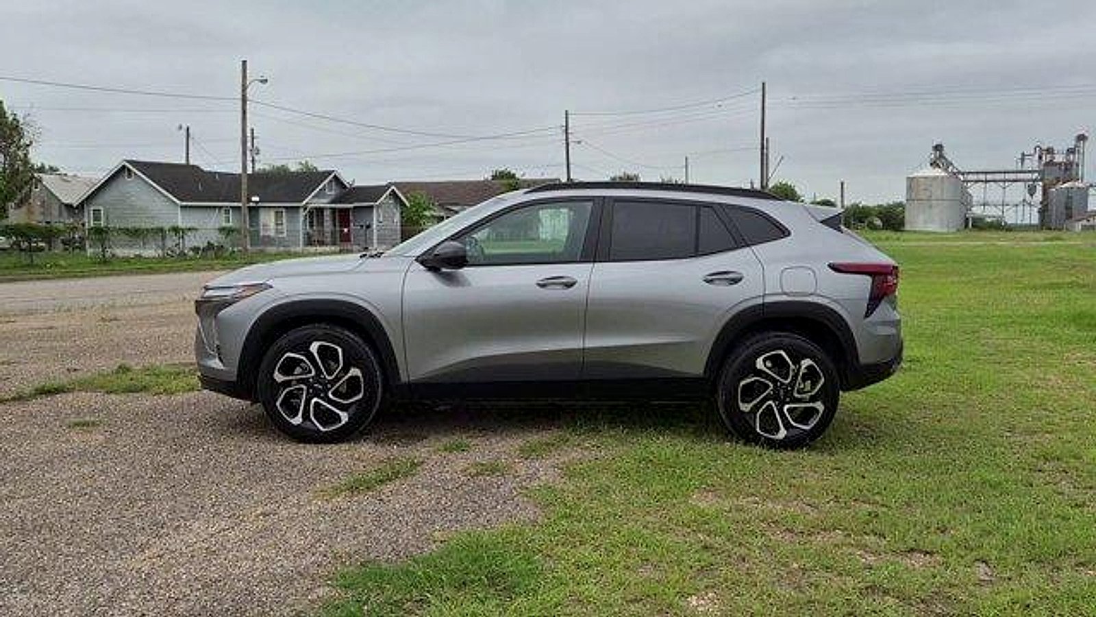 Used 2026 Chevrolet Trax RS w/ Sunroof Package FWD image 5