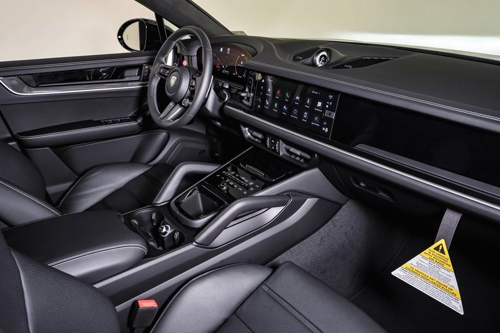 New 2025 Porsche Cayenne Turbo AWD/4WD image 14