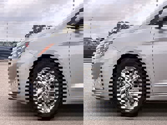 Used 2020 Hyundai Elantra SEL image 14