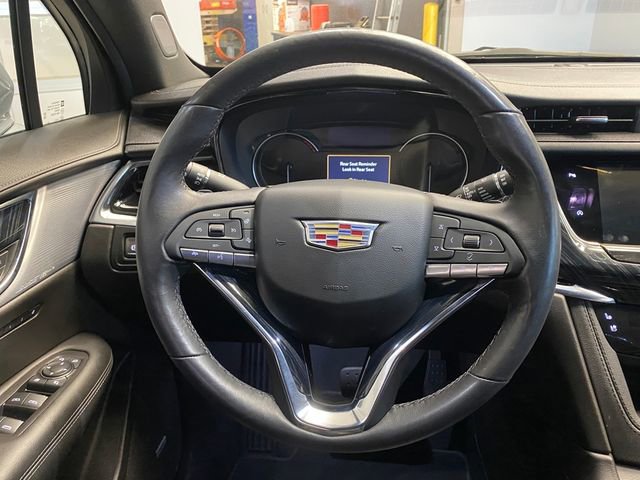 Used 2023 Cadillac XT6 Premium Luxury image 10