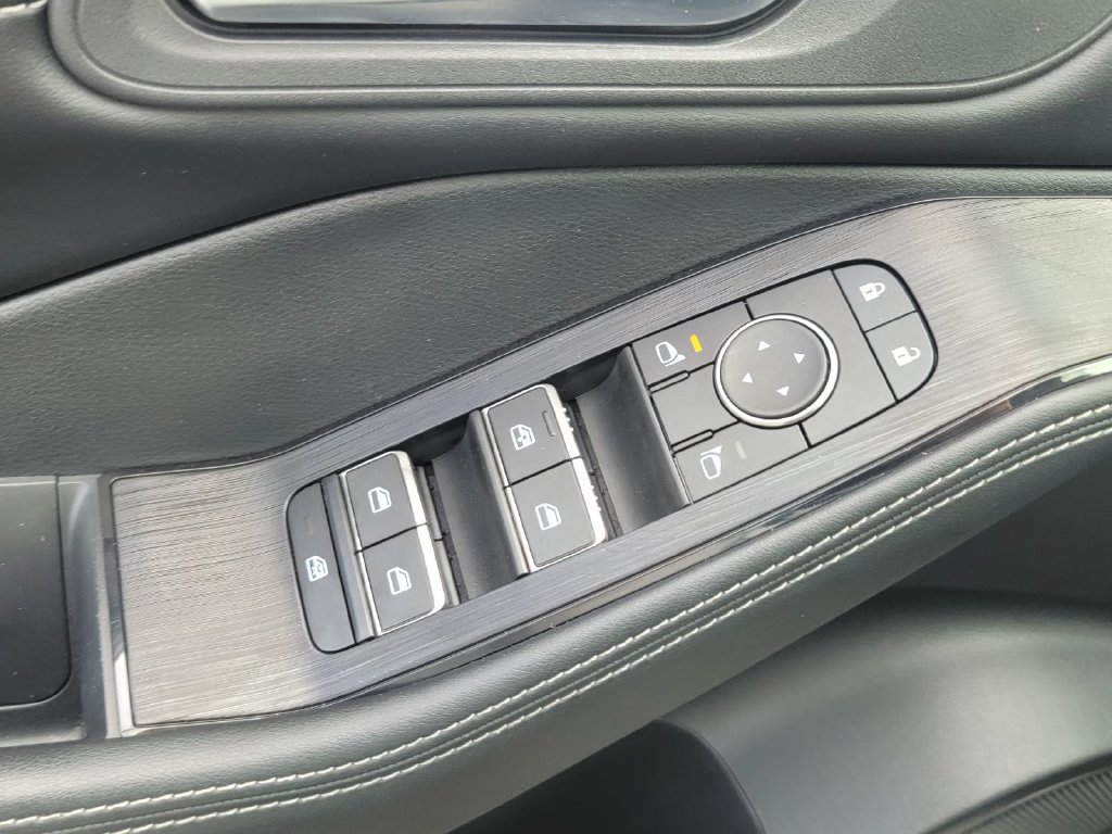 Used 2024 Nissan Rogue SL AWD/4WD image 35