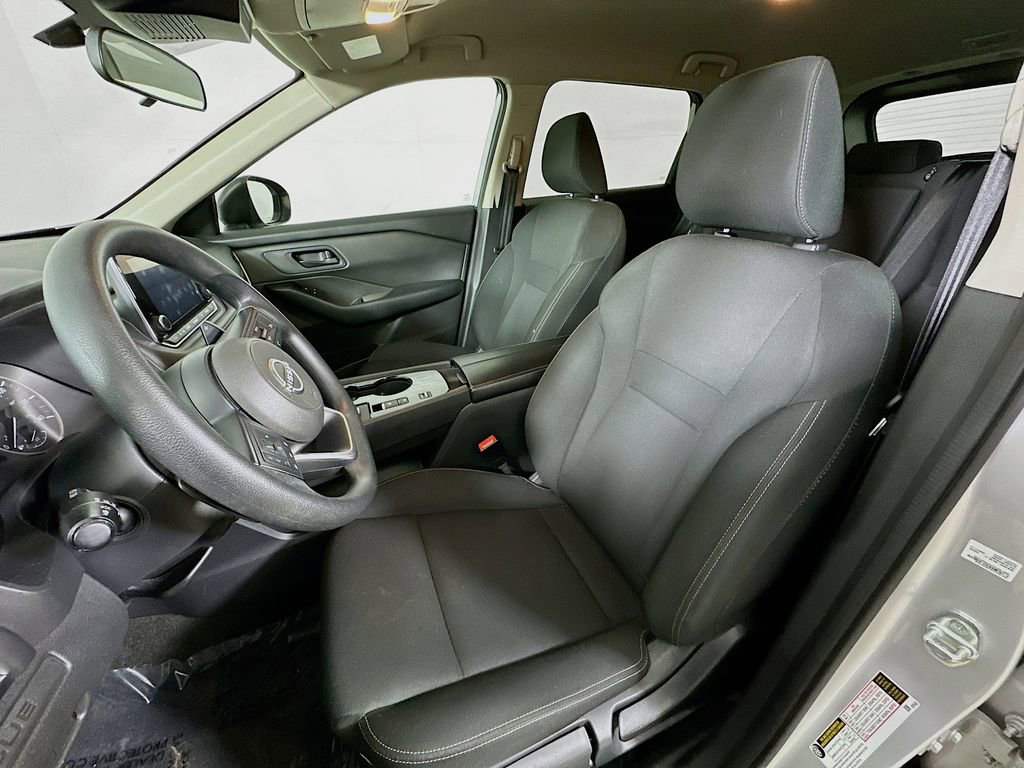 Used 2024 Nissan Rogue S image 15