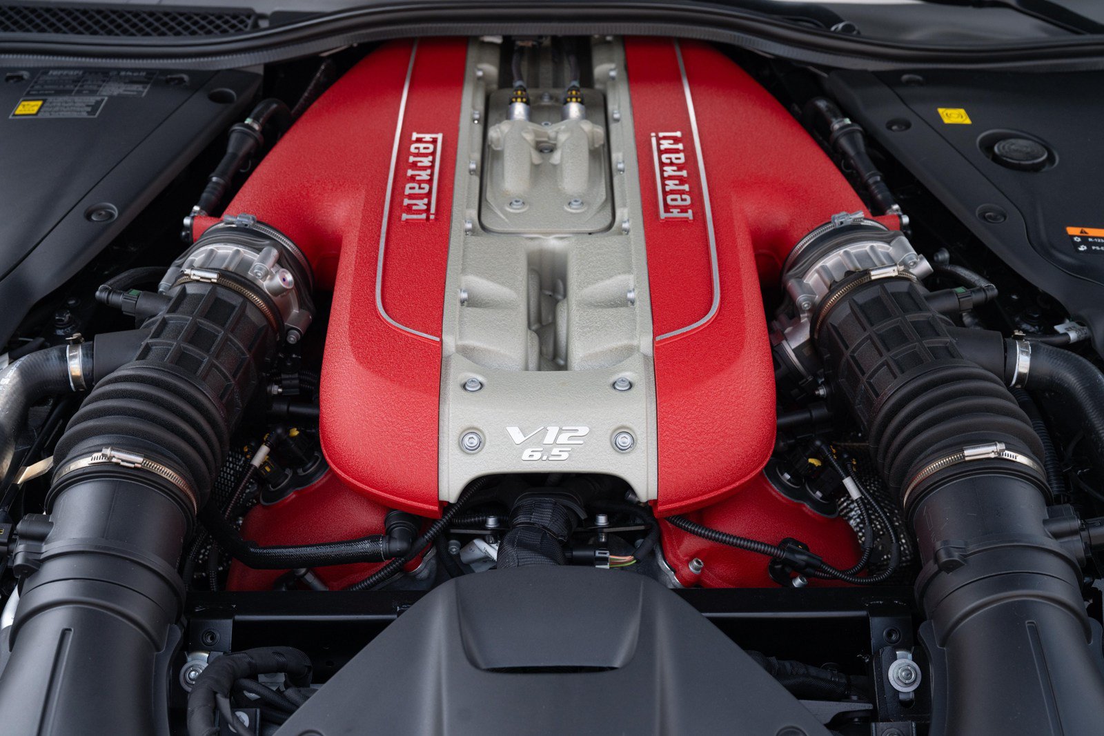 Used 2021 Ferrari 812 GTS RWD image 12