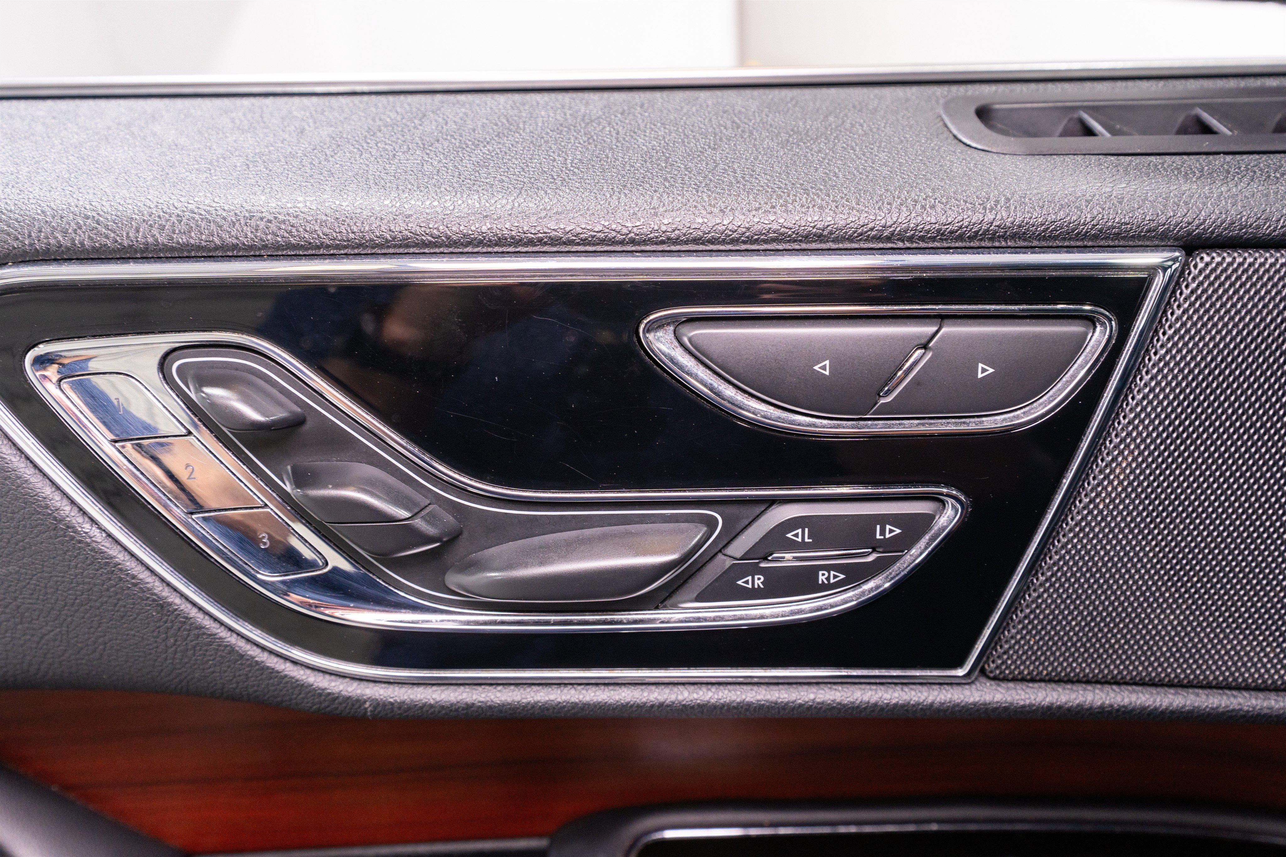 Used 2021 Lincoln Navigator Reserve RWD image 15