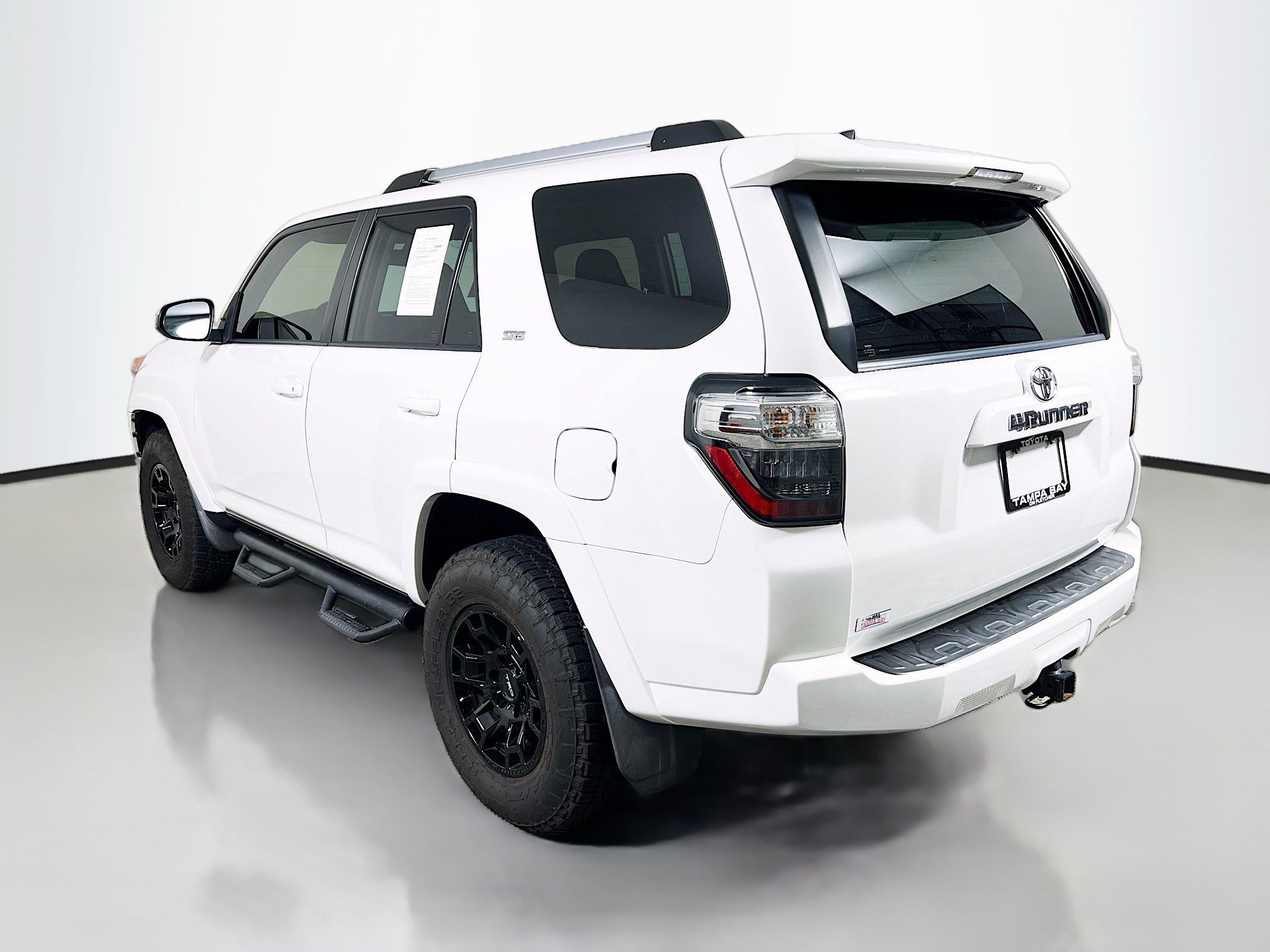 Used 2020 Toyota 4Runner SR5 AWD/4WD image 8