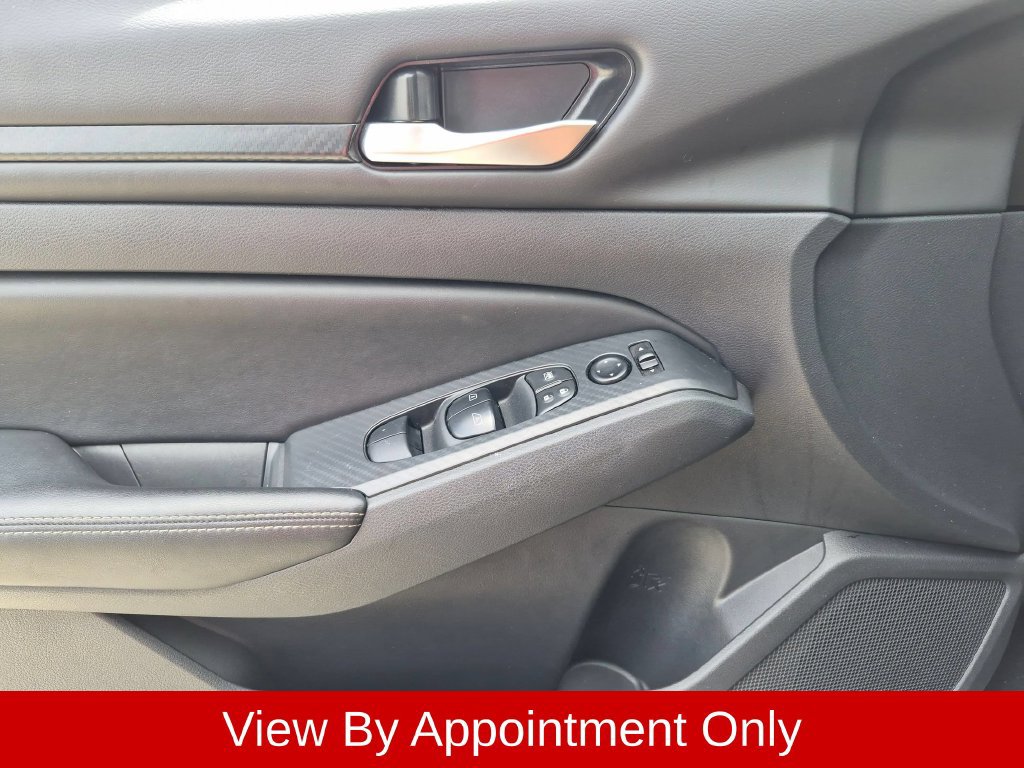 Used 2025 Nissan Altima 2.5 SV FWD image 22