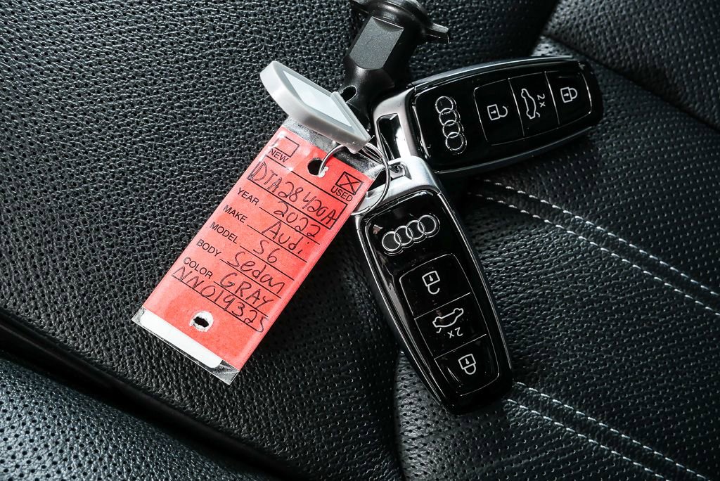 Used 2022 Audi S6 Prestige w/ Prestige Package image 40