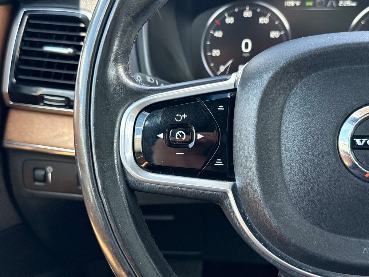 Used 2017 Volvo XC90 T6 Inscription w/ Vision Package AWD/4WD image 30