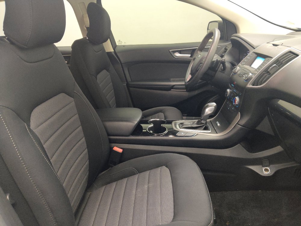 Used 2018 Ford Edge SE FWD image 21