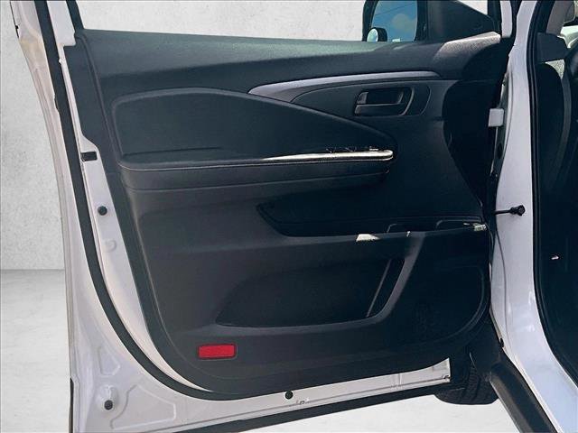 Used 2025 Honda Ridgeline Sport image 17