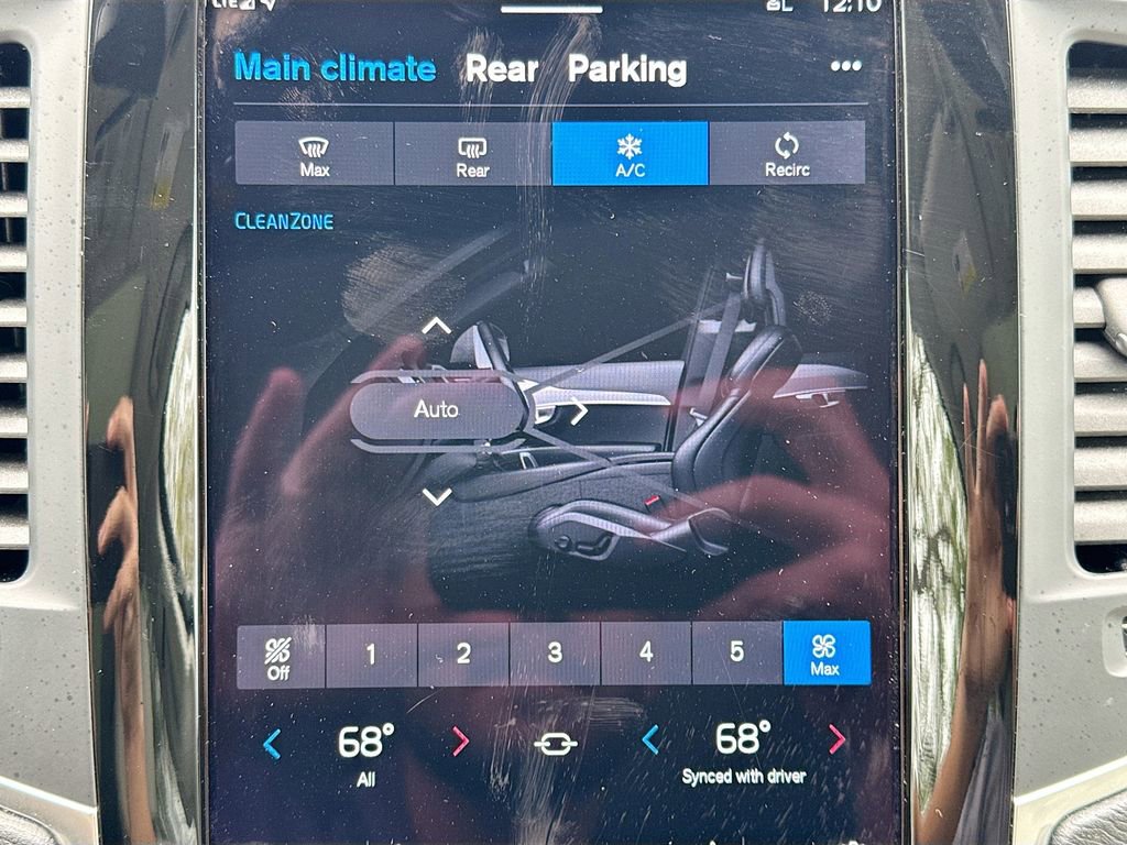 Used 2023 Volvo XC90 B5 Core w/ Protection Package AWD/4WD image 17