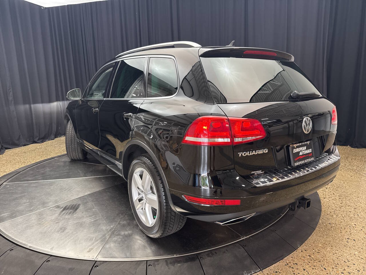 Used 2012 Volkswagen Touareg VR6 AWD/4WD image 3