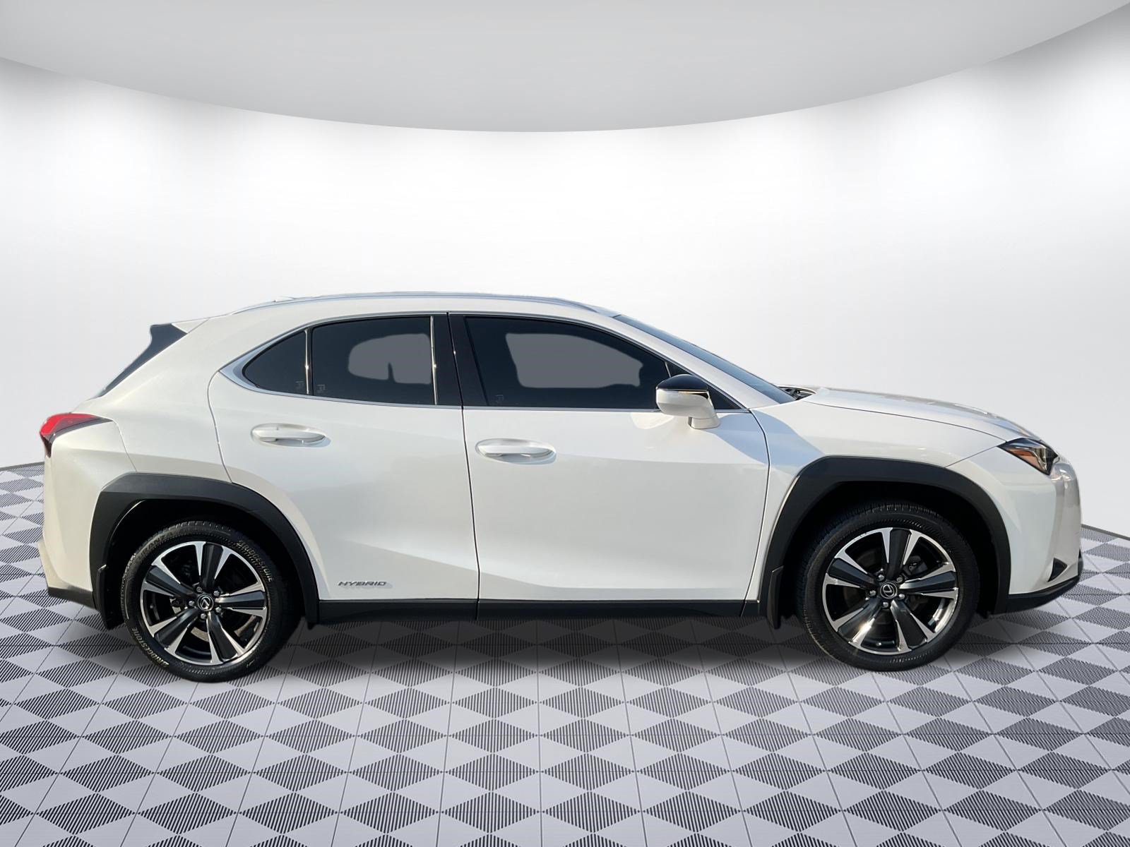 Used 2021 Lexus UX 250h w/ Premium Package AWD/4WD image 2