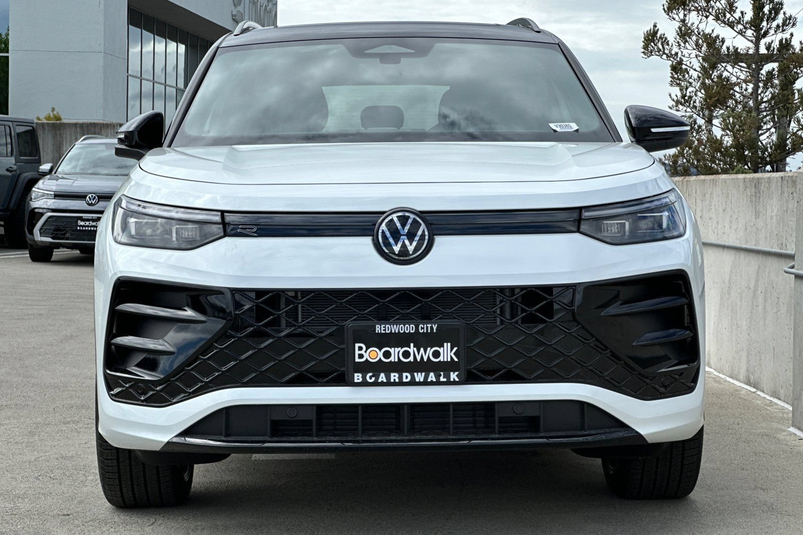 New 2026 Volkswagen Tiguan SE R-Line AWD/4WD image 9