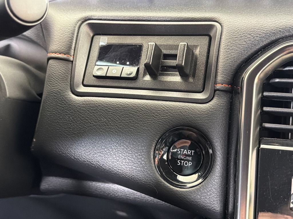 Used 2025 Nissan Armada PRO-4X AWD/4WD image 6