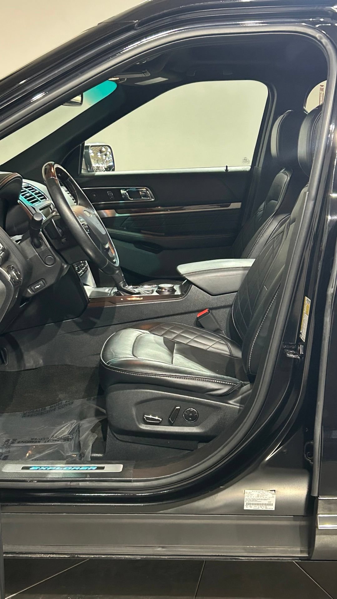 Used 2017 Ford Explorer Platinum AWD/4WD image 47
