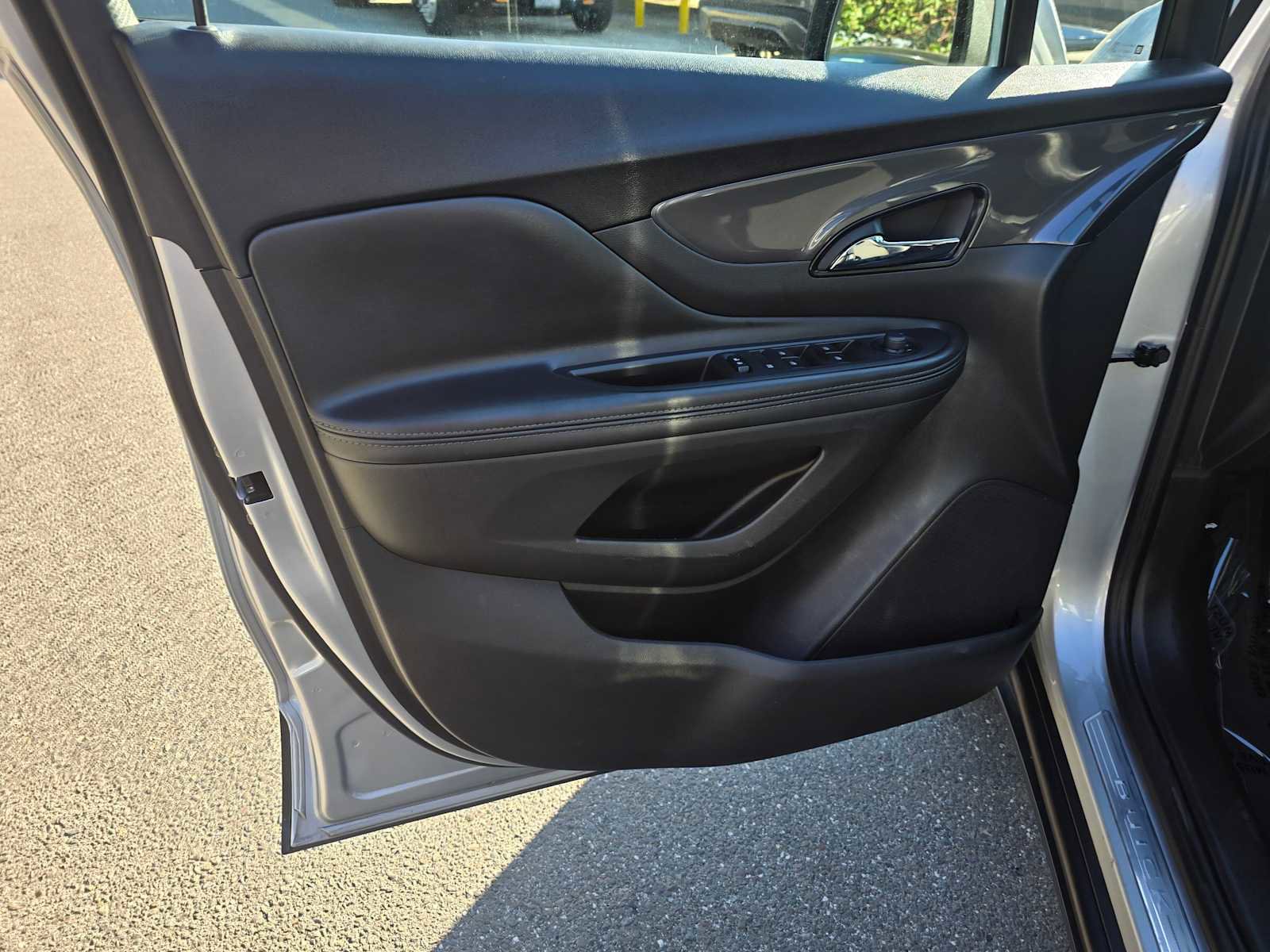 Used 2022 Buick Encore Preferred w/ Safety Package image 21