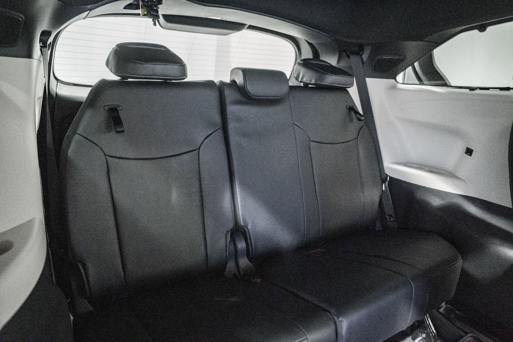 New 2026 Toyota Sienna Platinum image 39