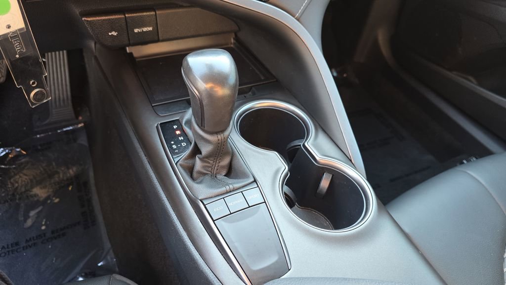 Used 2024 Toyota Camry SE image 26