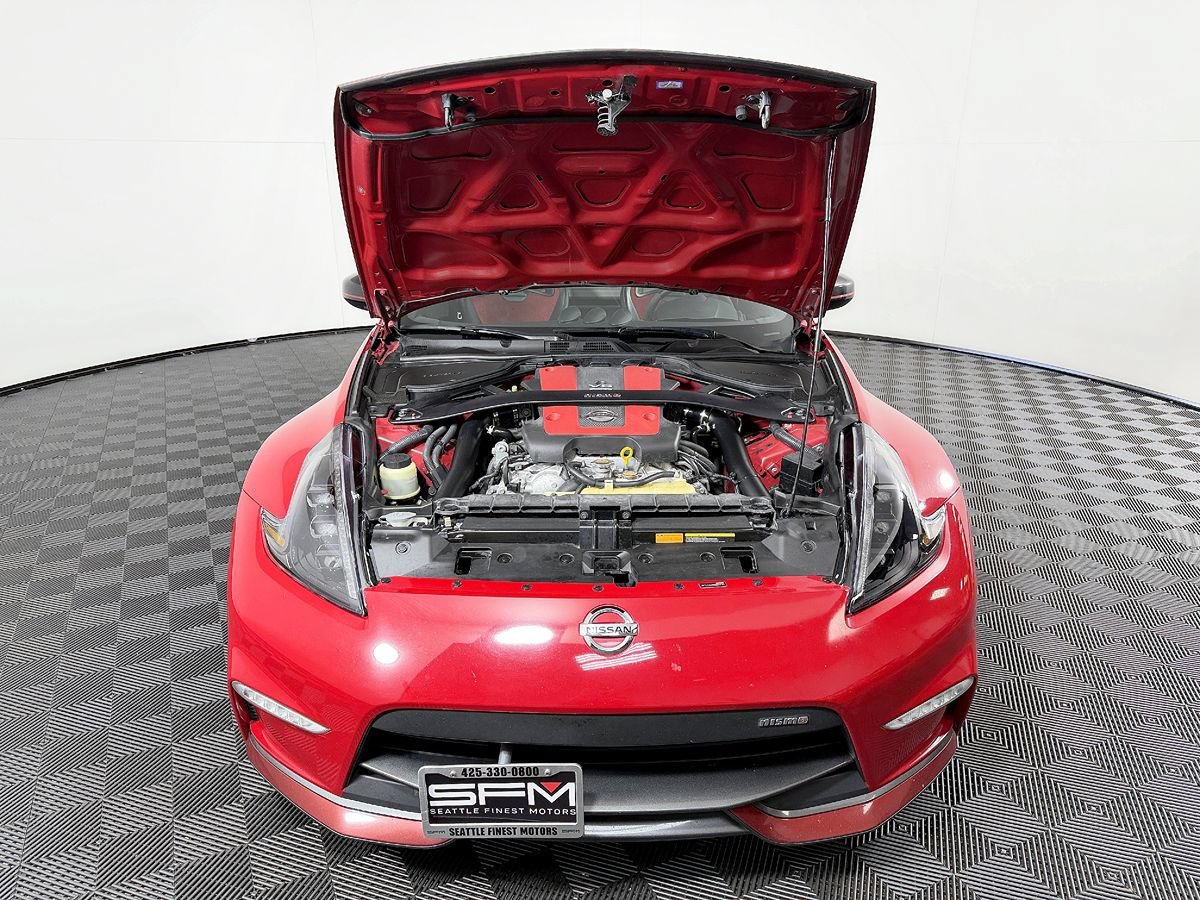 Used 2016 Nissan 370Z NISMO RWD image 21