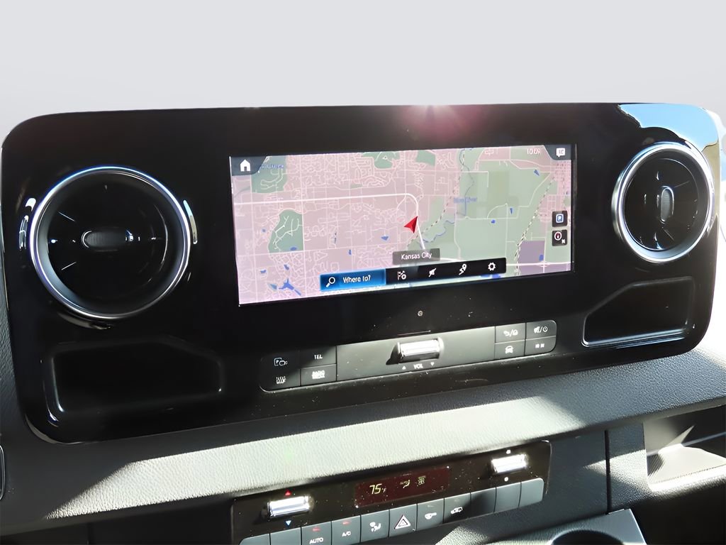 Used 2024 Mercedes-Benz Sprinter 2500 image 36