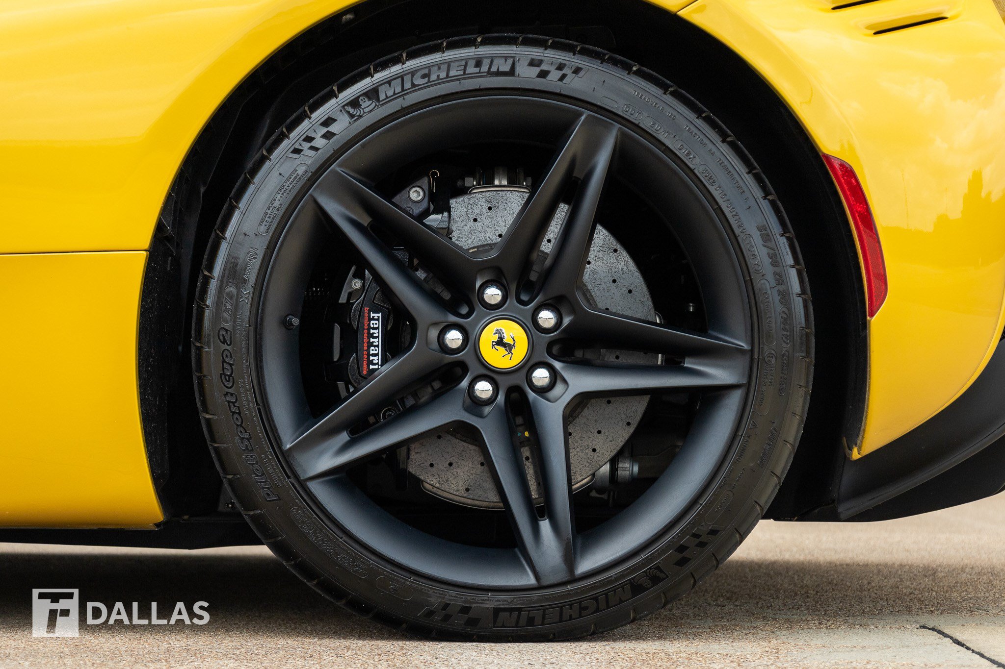 Used 2023 Ferrari SF90 Spider AWD/4WD image 9