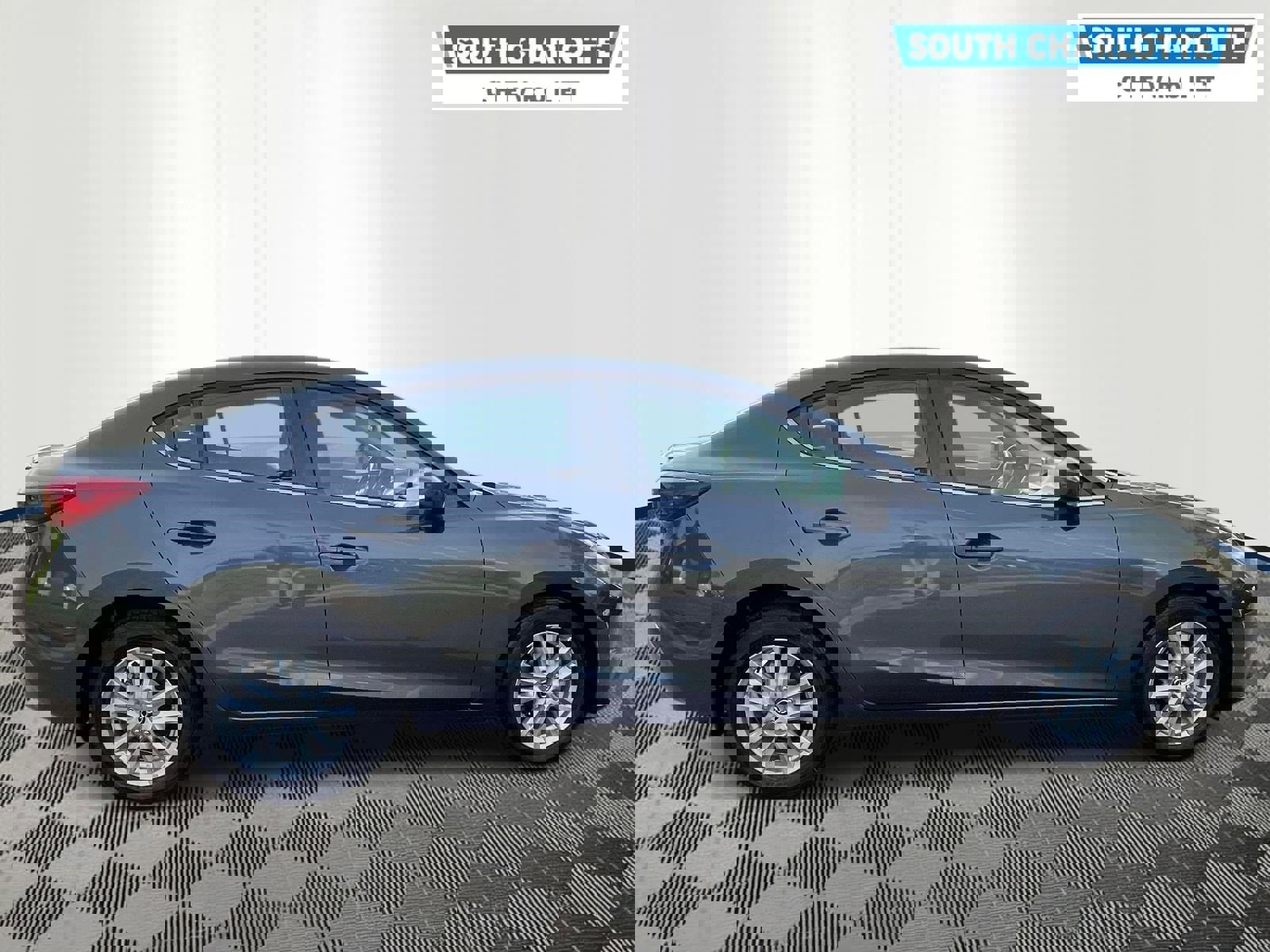 Used 2014 MAZDA MAZDA3 i Touring w/ Technology Package image 4