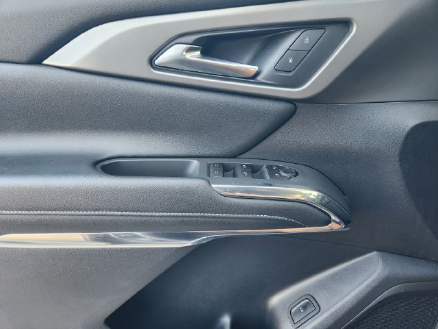 Used 2026 Chevrolet Traverse LT AWD/4WD image 24
