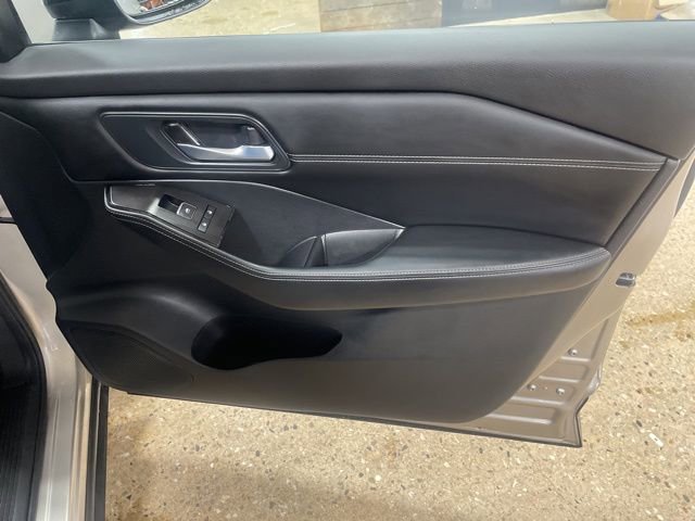 Certified 2025 Nissan Rogue SL w/ Tech Package image 33