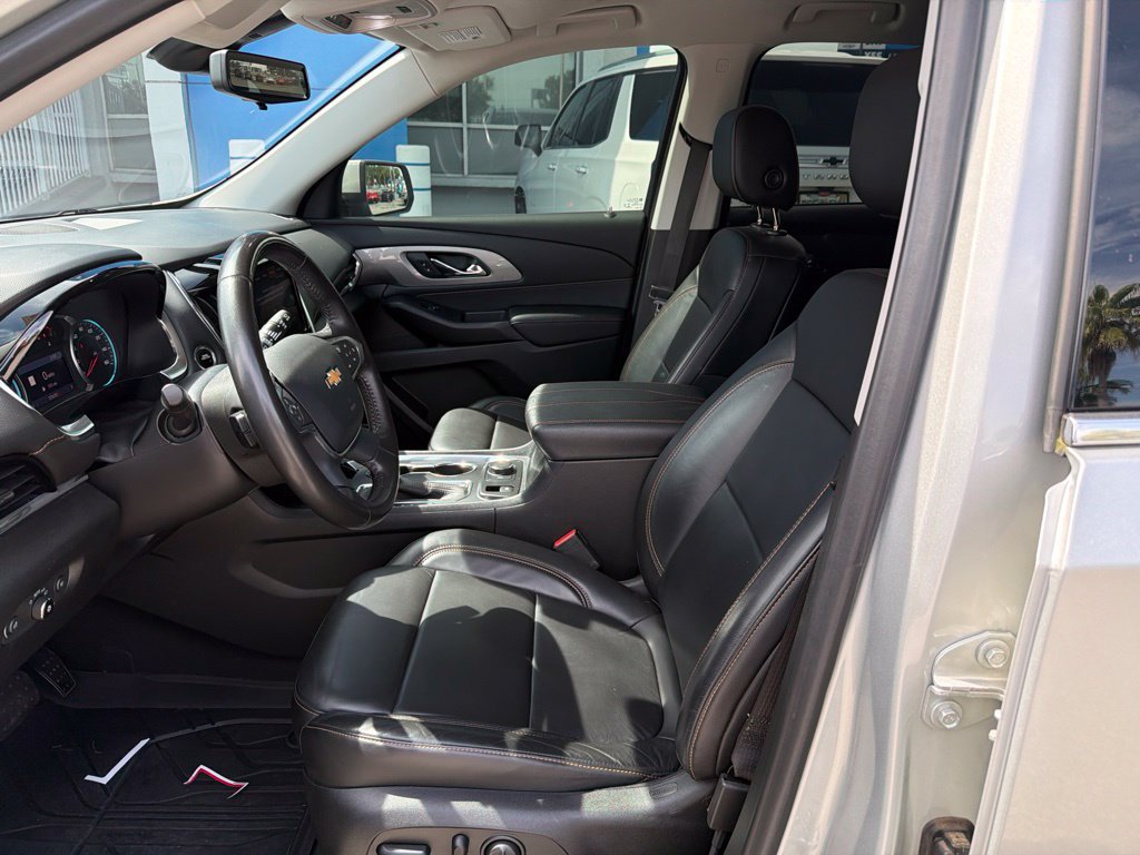 Used 2021 Chevrolet Traverse LT w/ LT Premium Package FWD image 20