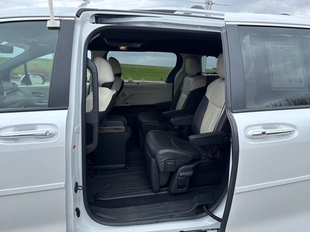 Certified 2025 Toyota Sienna Platinum AWD/4WD image 20