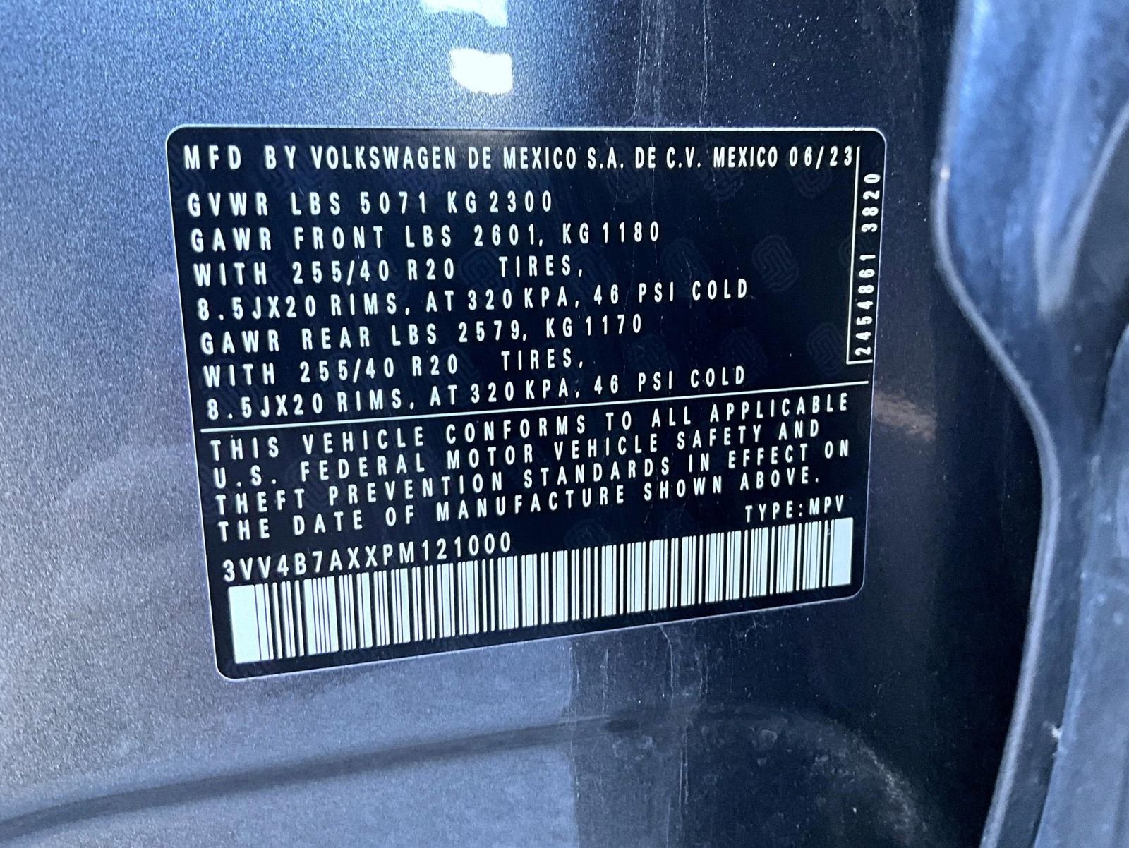 Used 2023 Volkswagen Tiguan SEL R-Line image 25