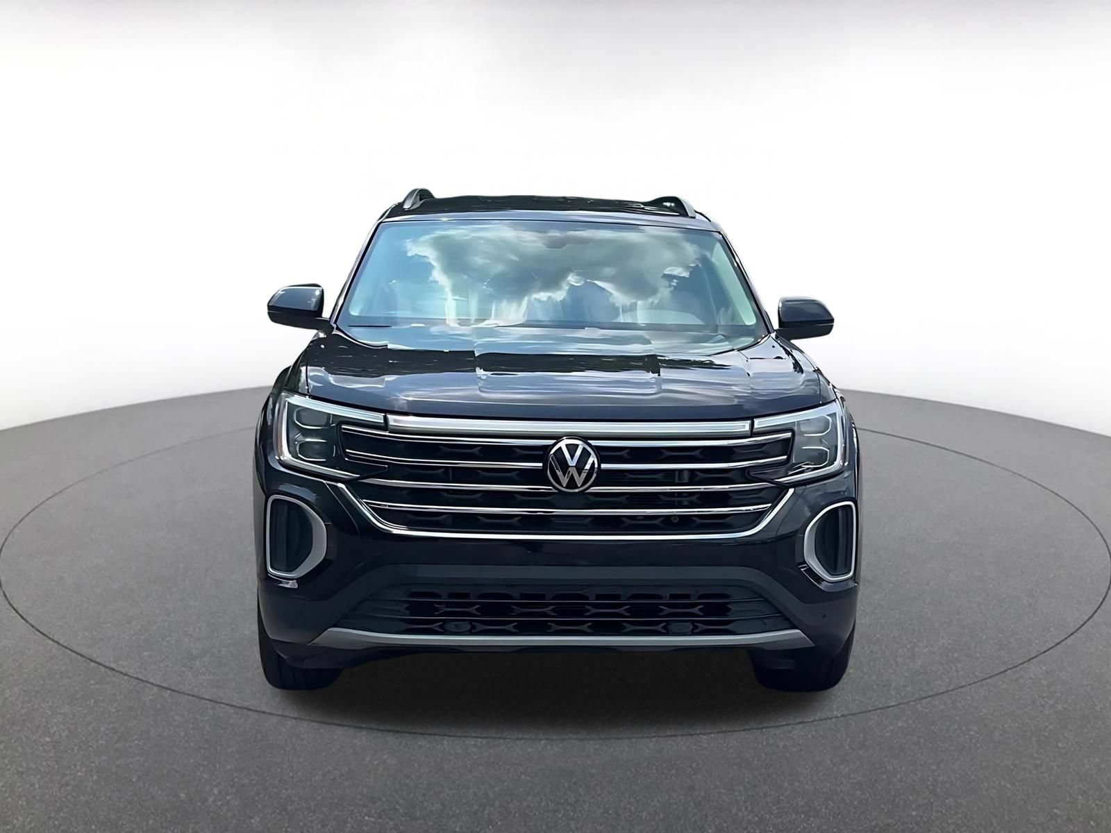 Used 2024 Volkswagen Atlas SE AWD/4WD image 3