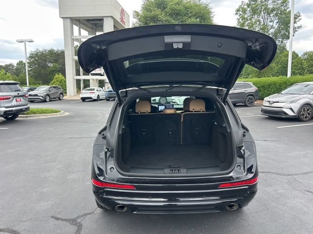 Used 2023 Lincoln Corsair Reserve w/ Jet Appearance Package FWD image 9