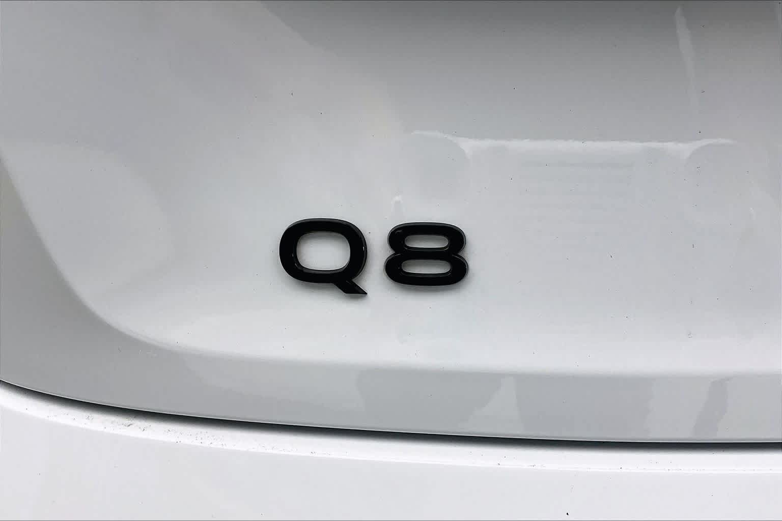 Used 2024 Audi Q8 e-tron Premium Plus w/ Premium Plus Package AWD/4WD image 30