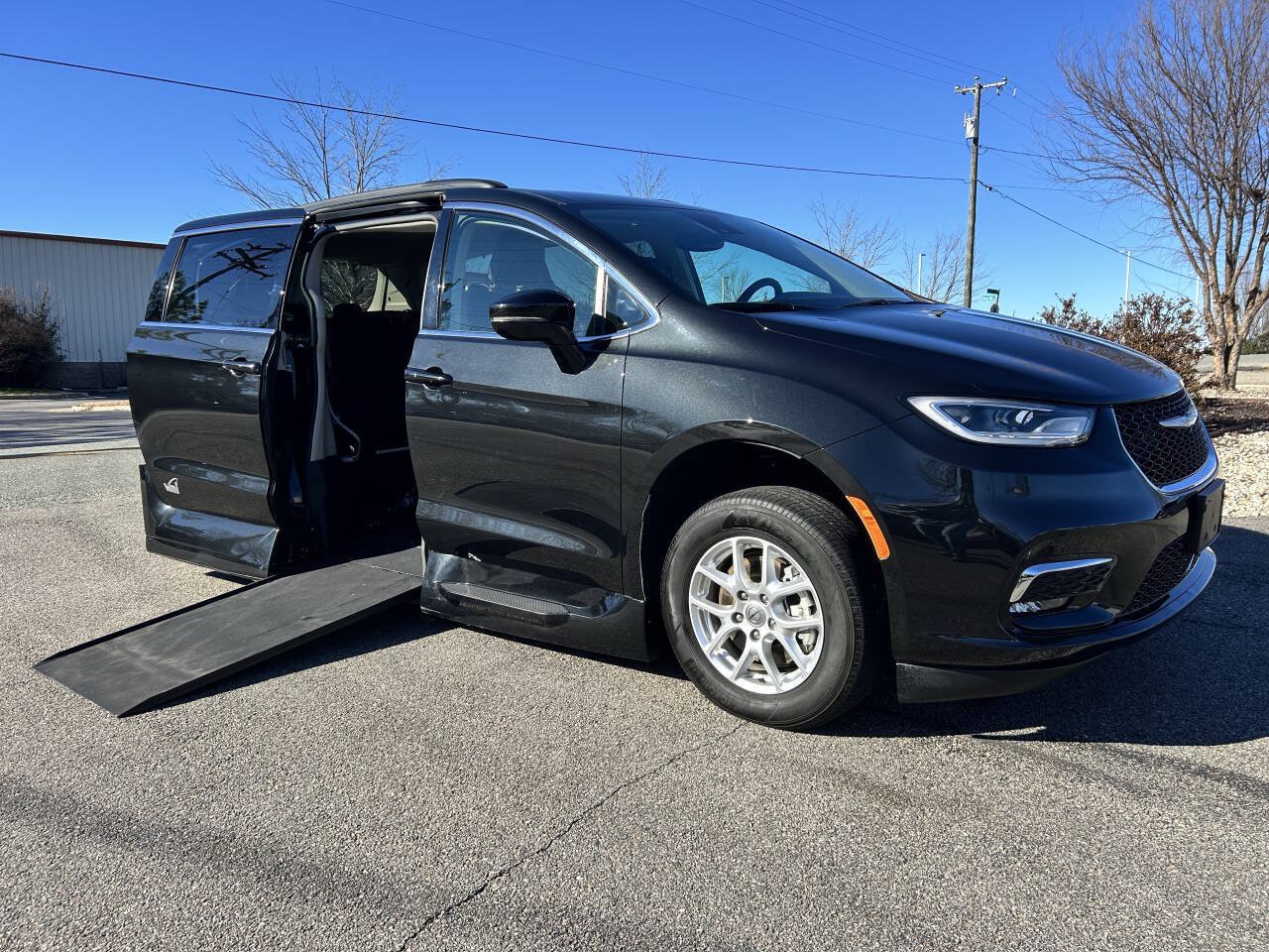 Used 2022 Chrysler Pacifica Touring-L