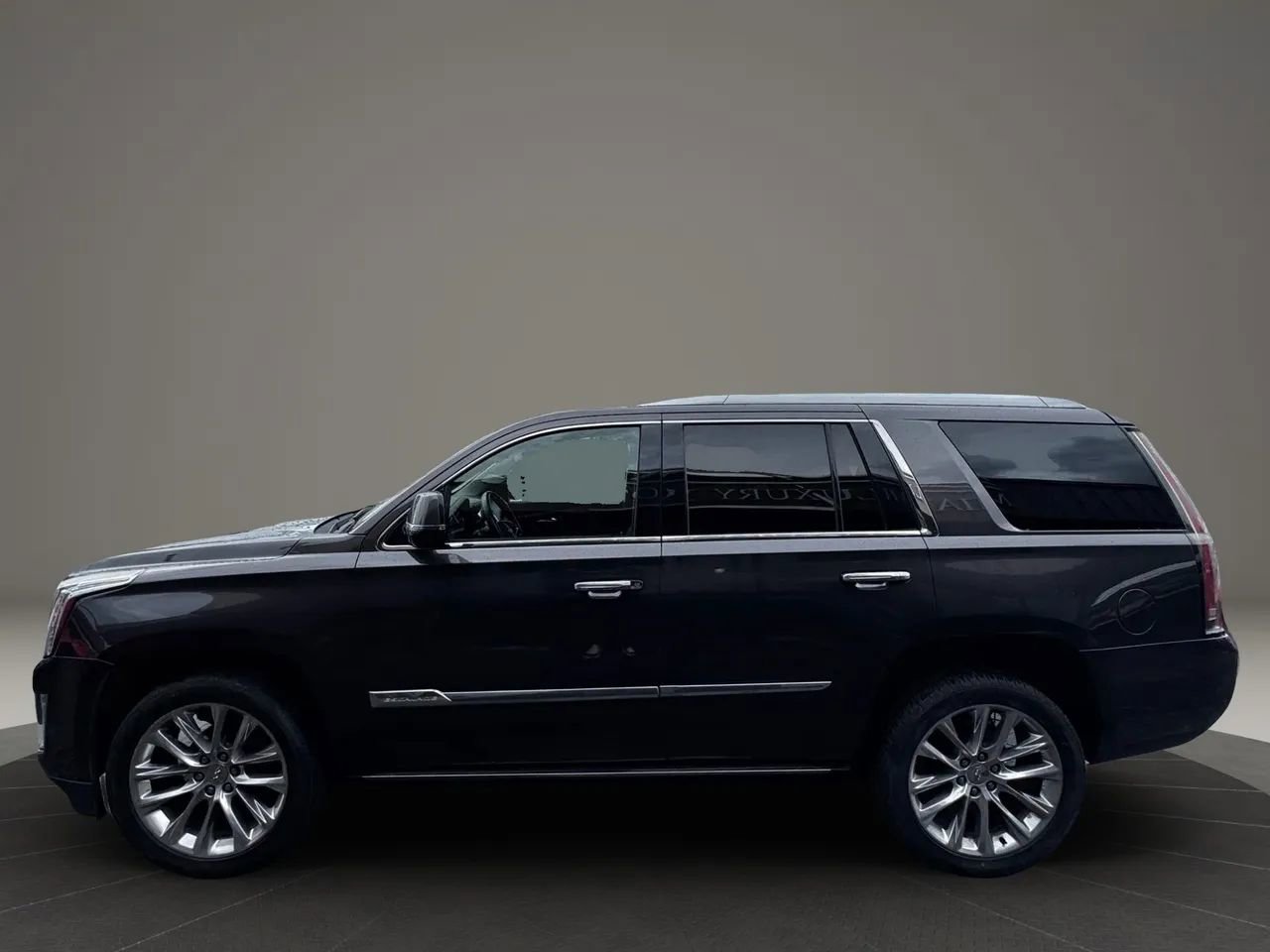 Used 2015 Cadillac Escalade Premium RWD image 6