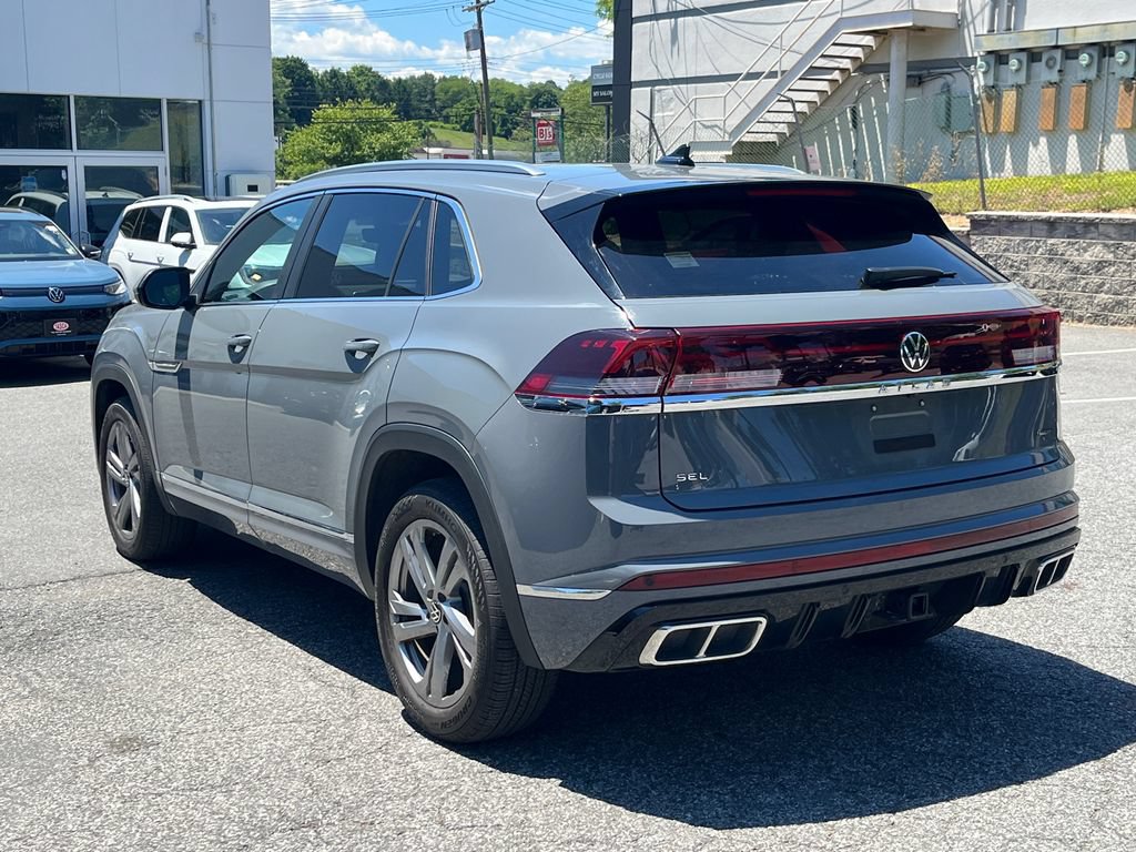 Used 2024 Volkswagen Atlas Cross Sport SEL R-Line AWD/4WD image 4