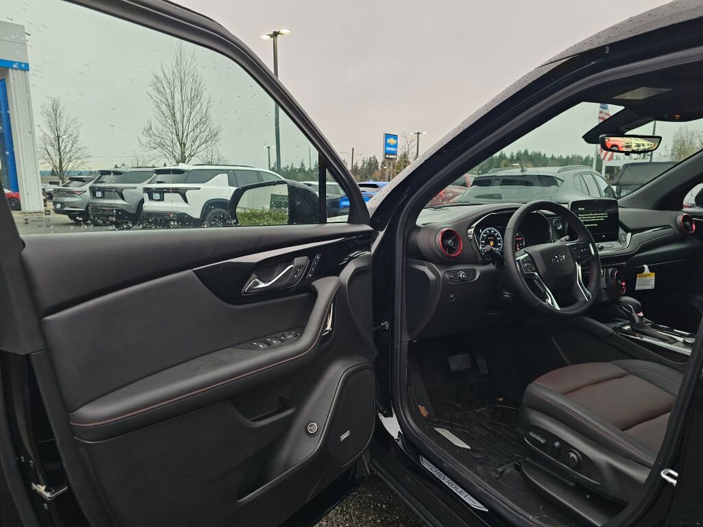 New 2025 Chevrolet Blazer RS w/ Driver Confidence II Package image 22