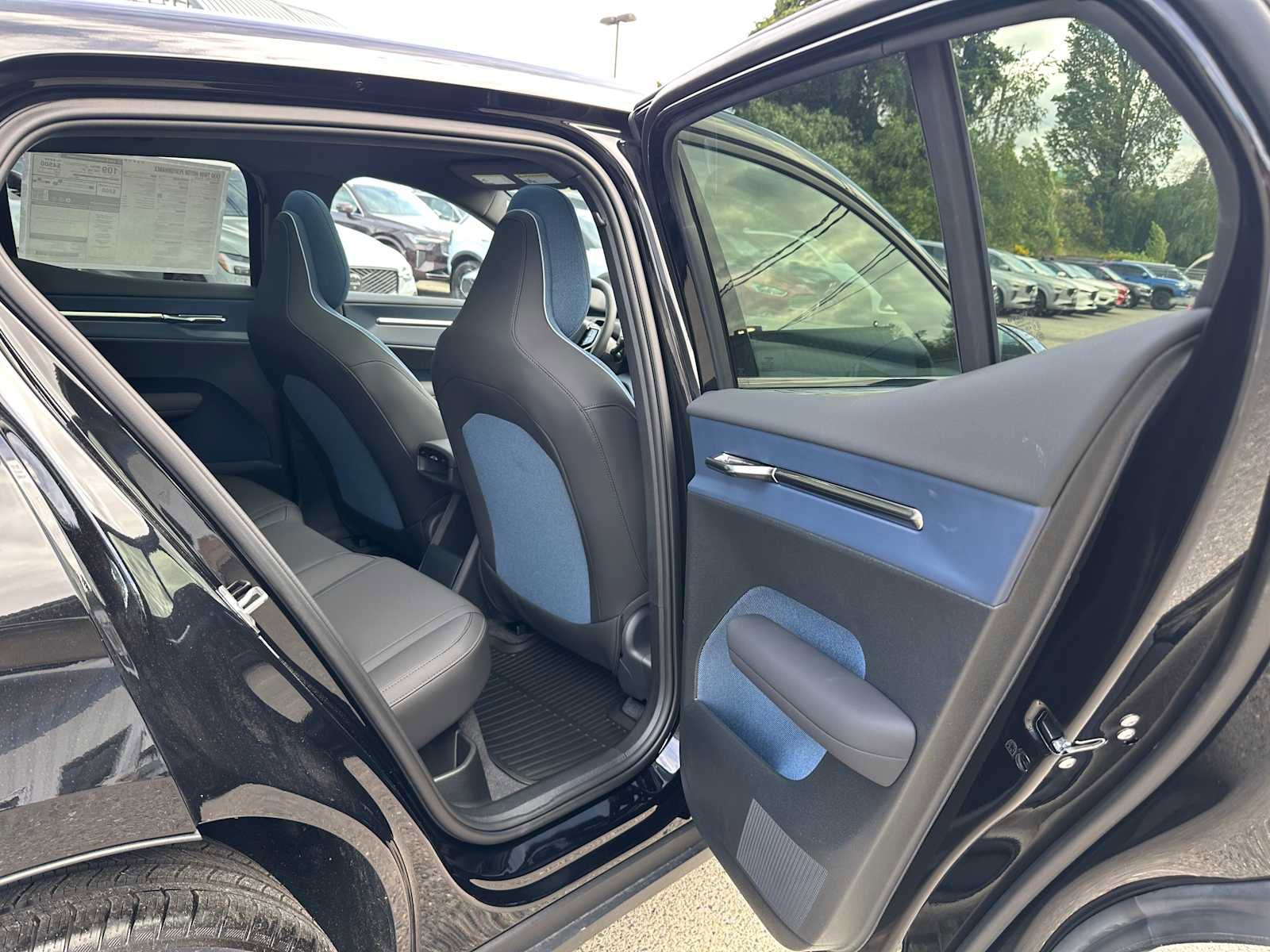 New 2026 Volvo EX30 Plus w/ Protection Package Premier AWD/4WD image 13