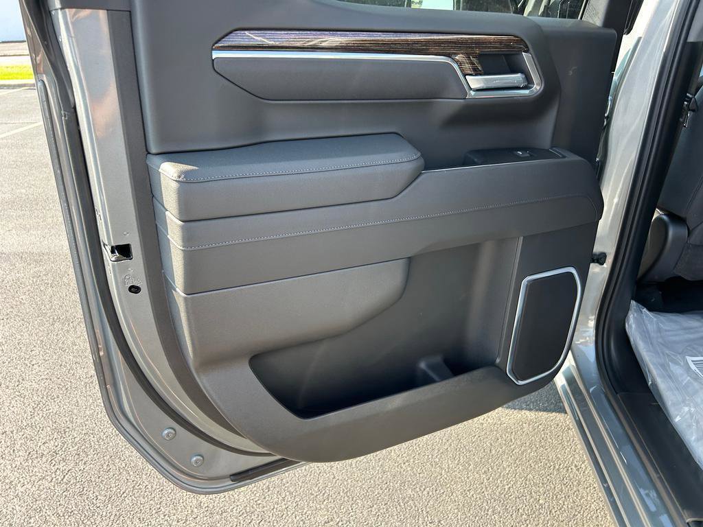 New 2026 GMC Sierra 1500 Elevation image 7