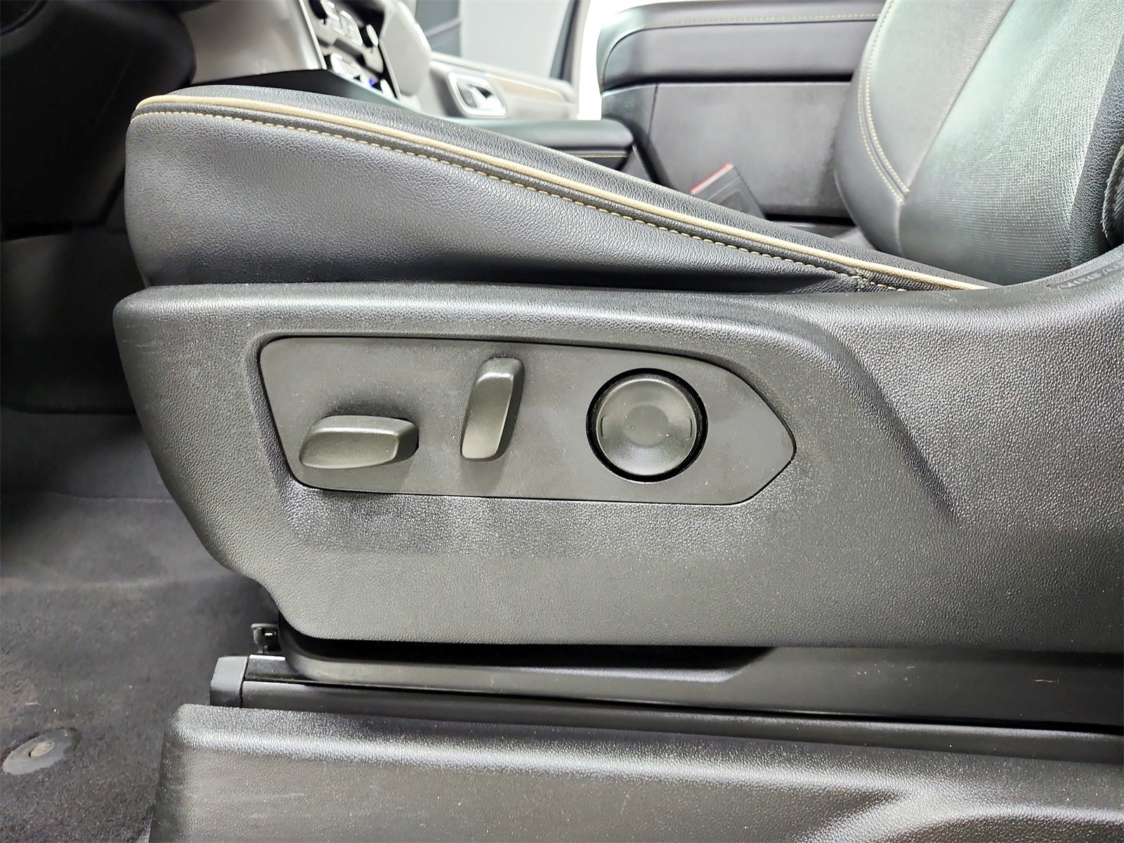 Used 2023 Chevrolet Tahoe Premier image 20