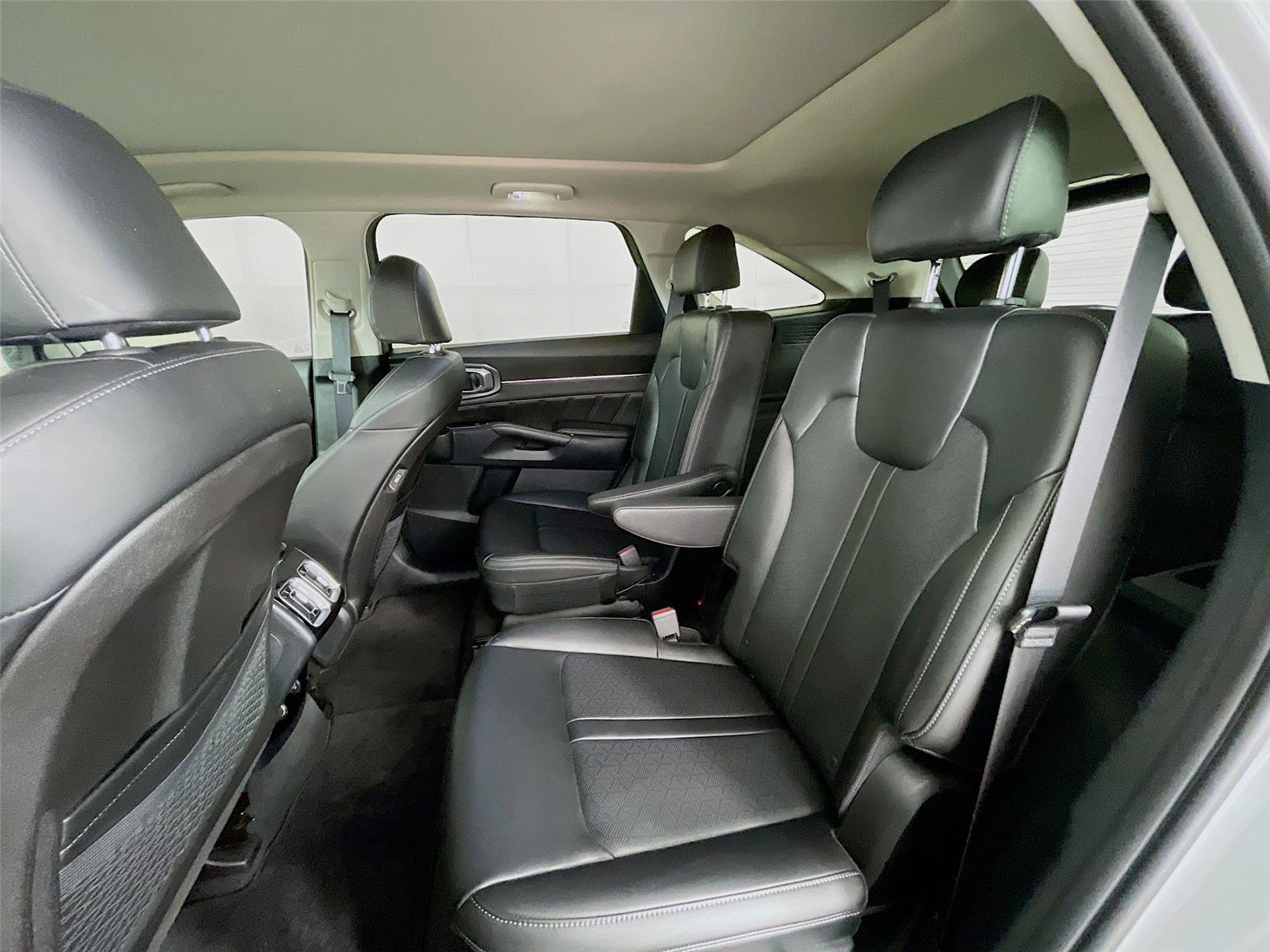 Used 2023 Kia Sorento SX AWD/4WD image 27